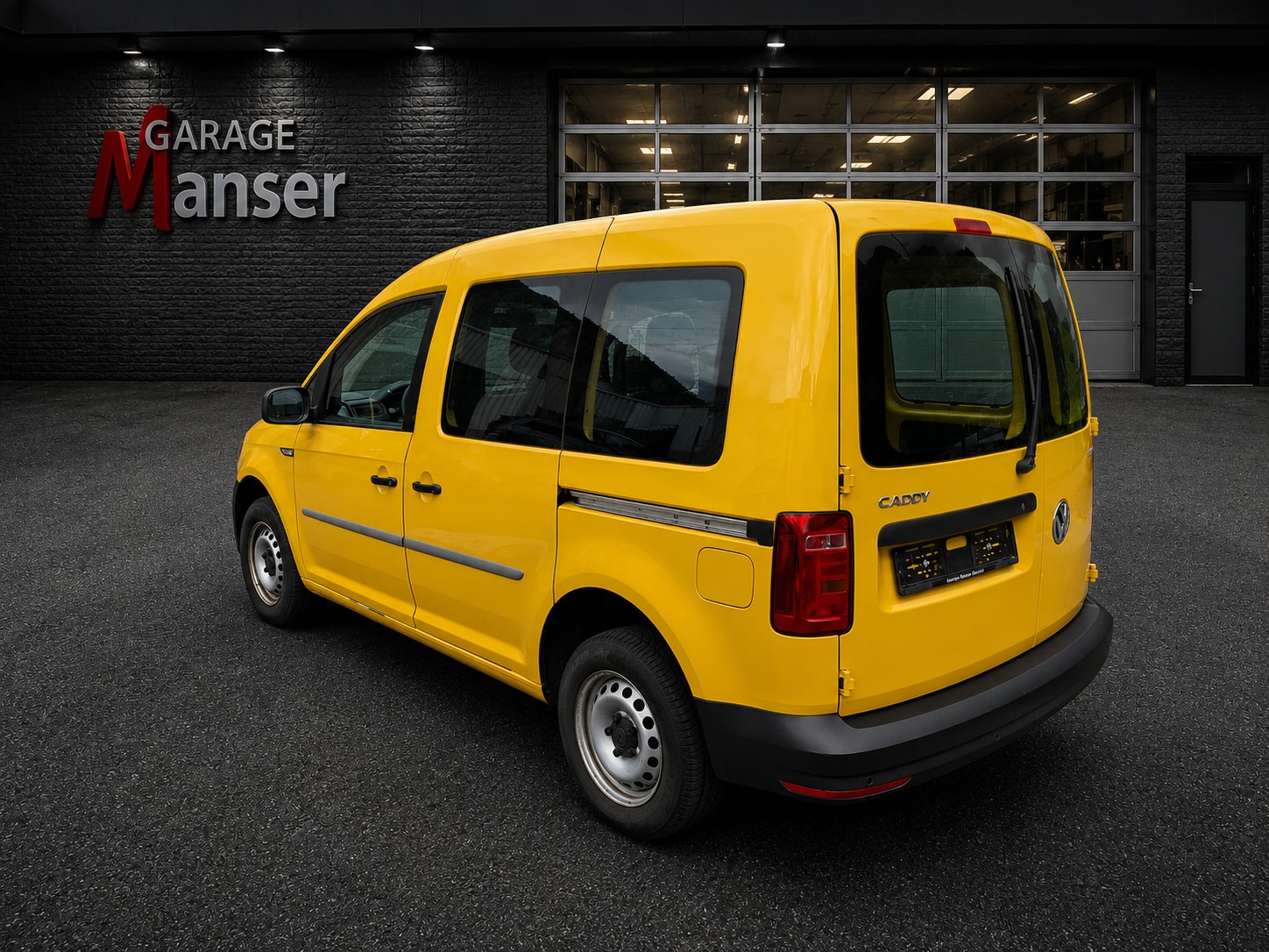 VW Caddy 2.0TDI 4Motion BlueMotion Technology-image-2