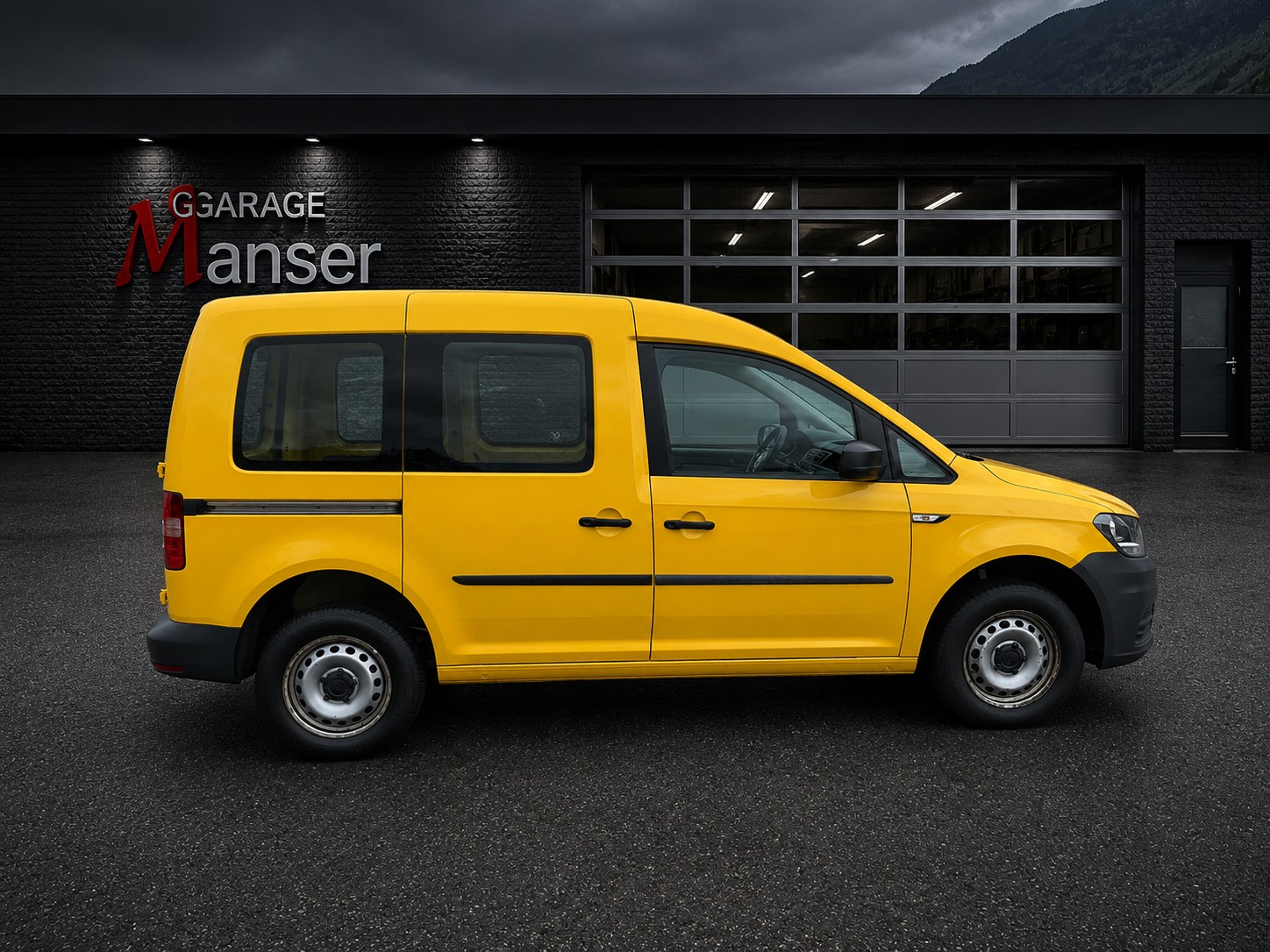 VW Caddy 2.0TDI 4Motion BlueMotion Technology-image-5