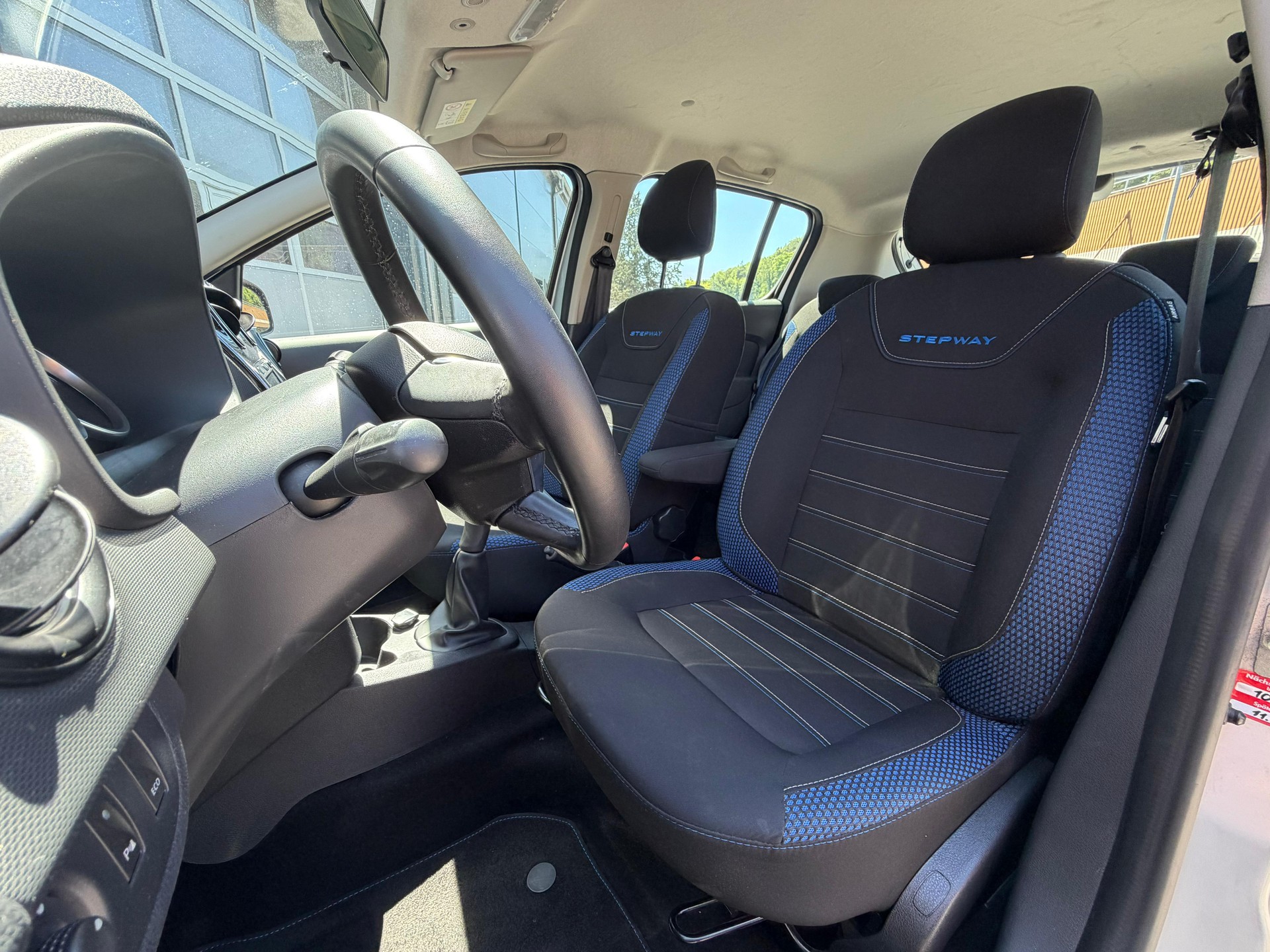 DACIA Sandero TCe 90 Celebration-image-8