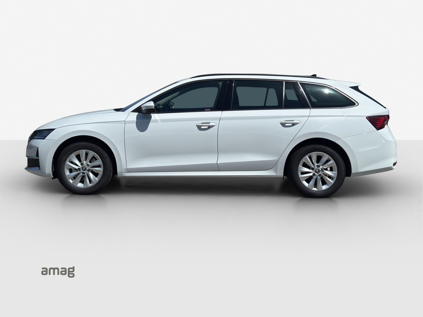 SKODA Octavia Combi 1.5 TSI mHEV DSG Selection Launch-image-1