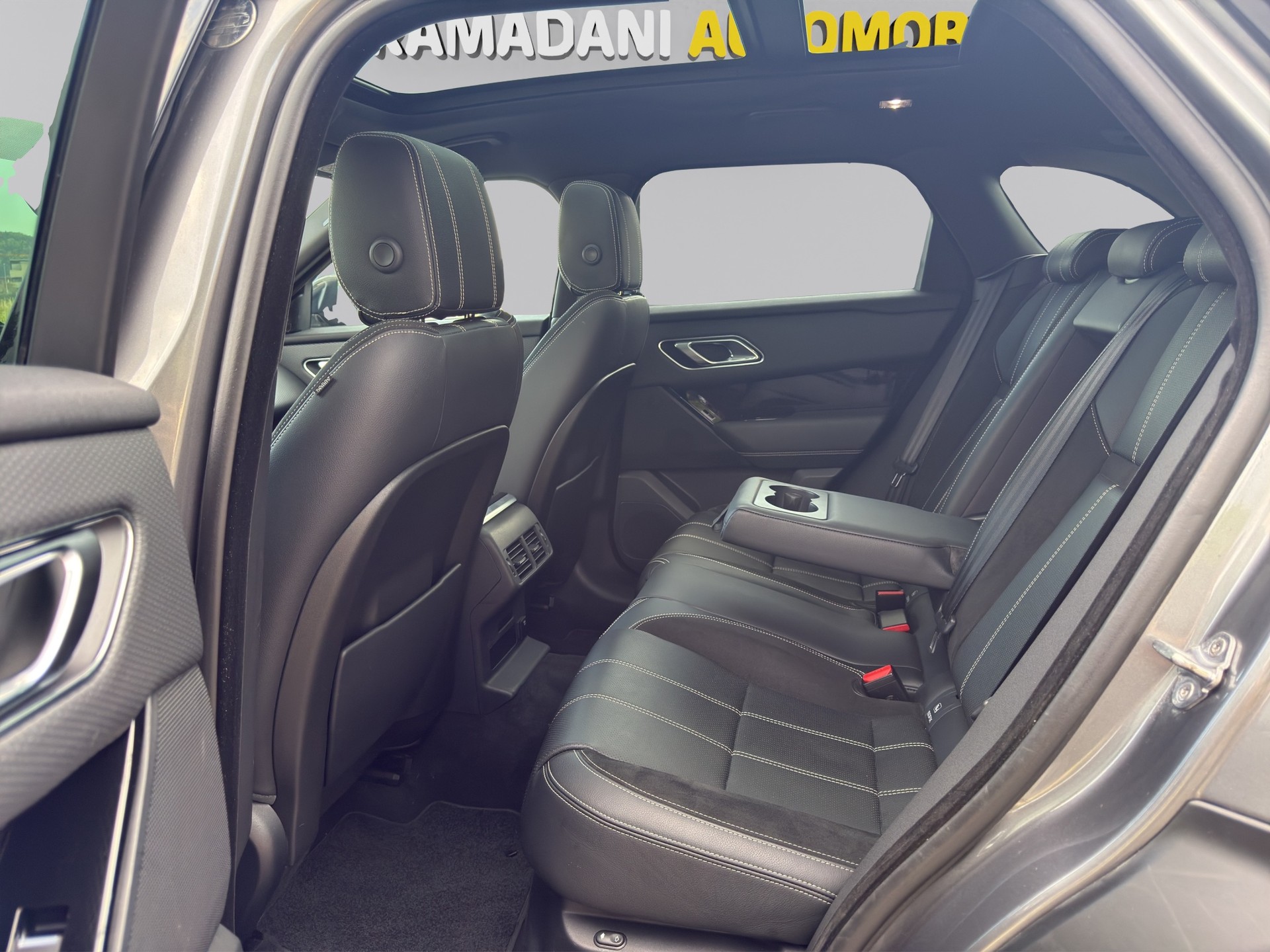 LAND ROVER Range Rover Velar R-Dynamic D 240 S Automatic-image-9