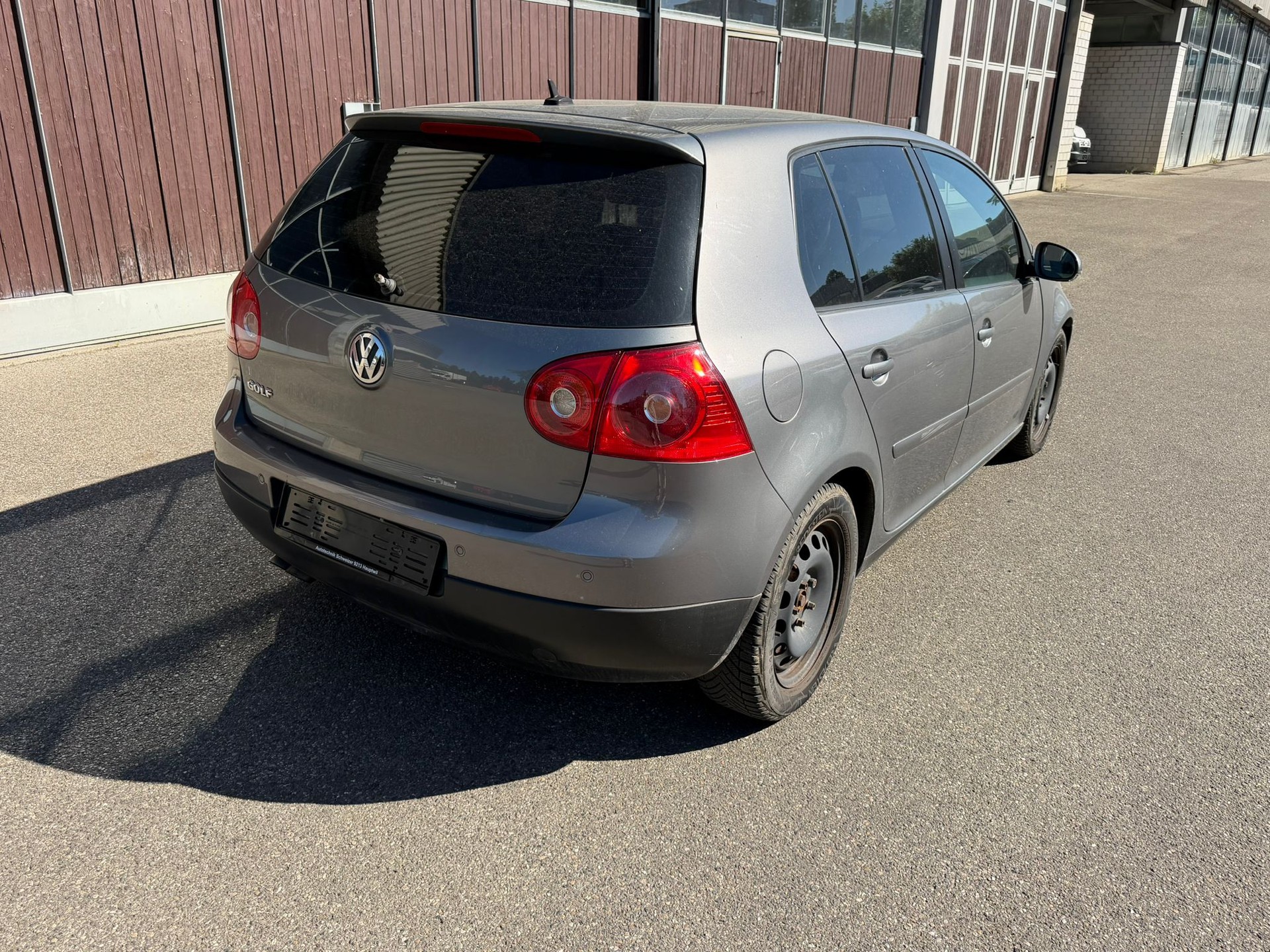 VW Golf 2.0 TDI Sportline 4Motion-image-3