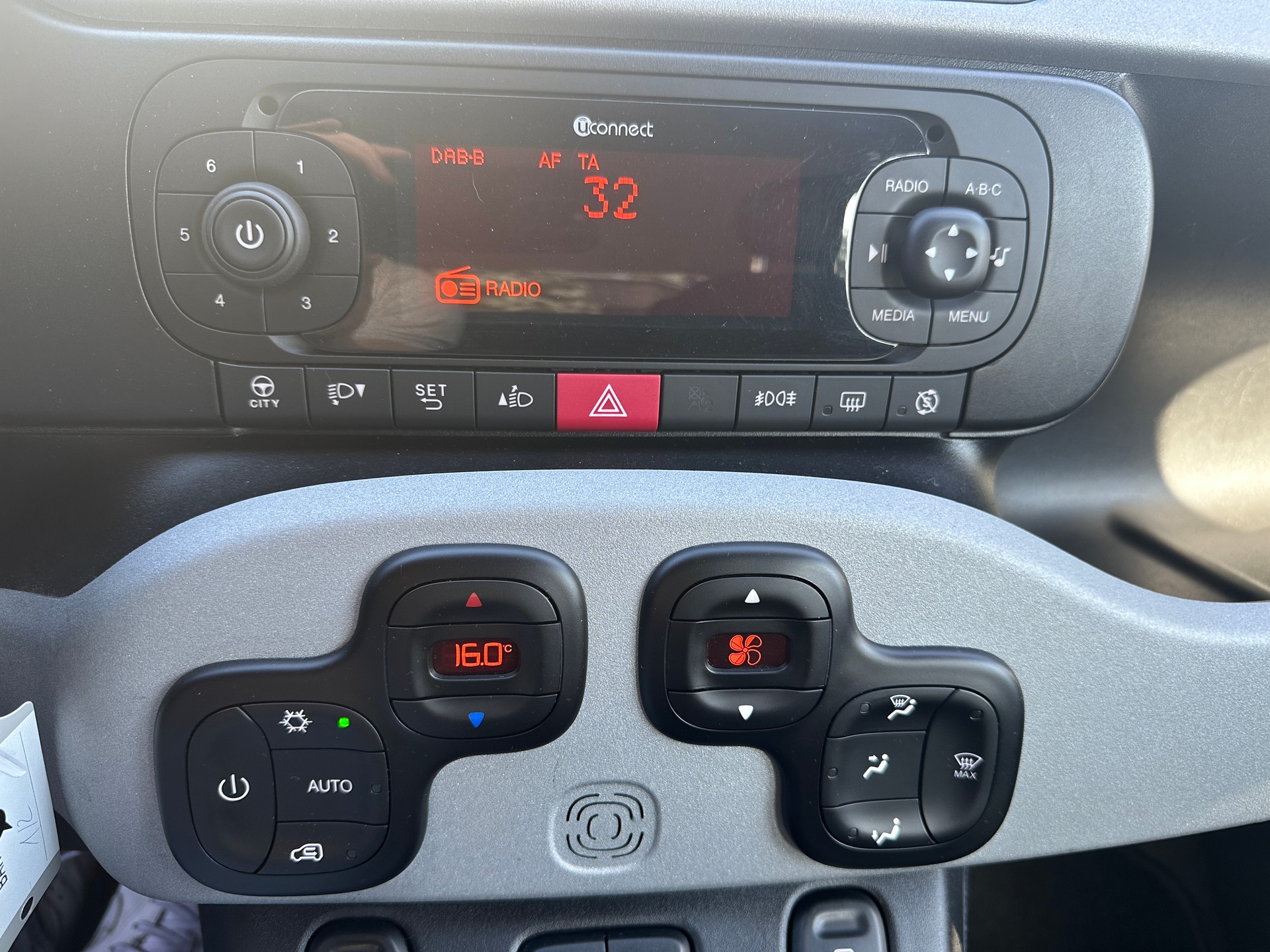 FIAT Panda 0.9 Twinair Turbo Cross 4x4-image-8