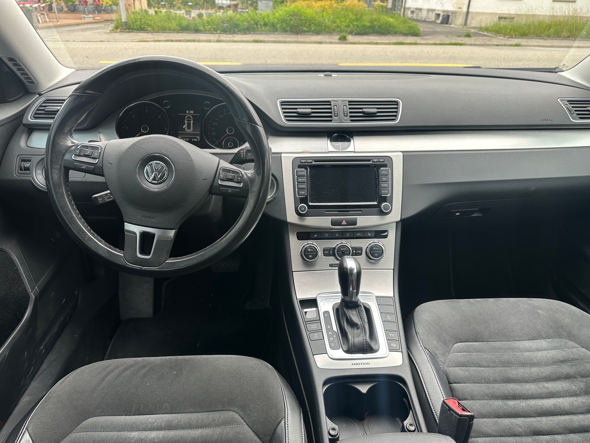VW Passat Variant 2.0 TDI BMT Highline 4MDSG-image-11