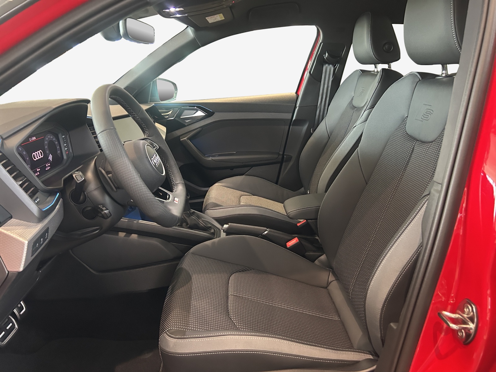 AUDI A1 Sportback 30 TFSI S Line Attraction S-tronic-image-12