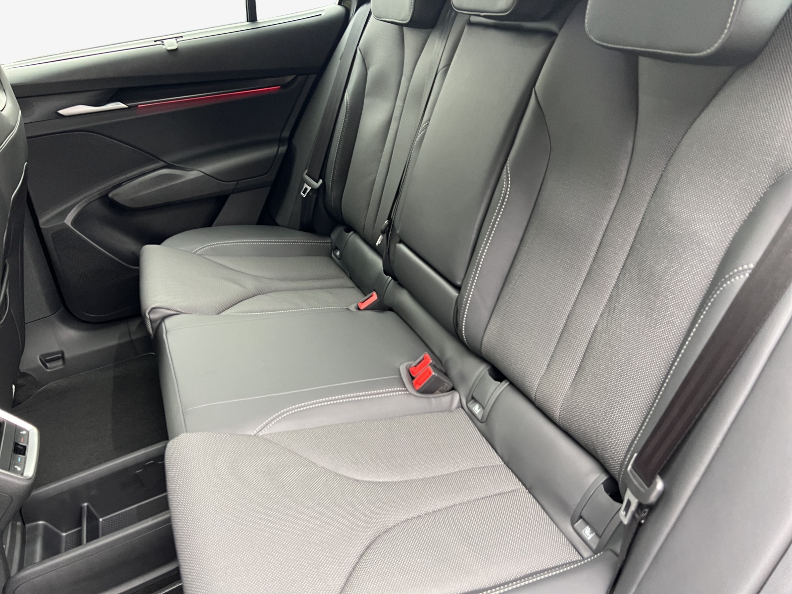 SKODA Enyaq 4x4 RS-image-8