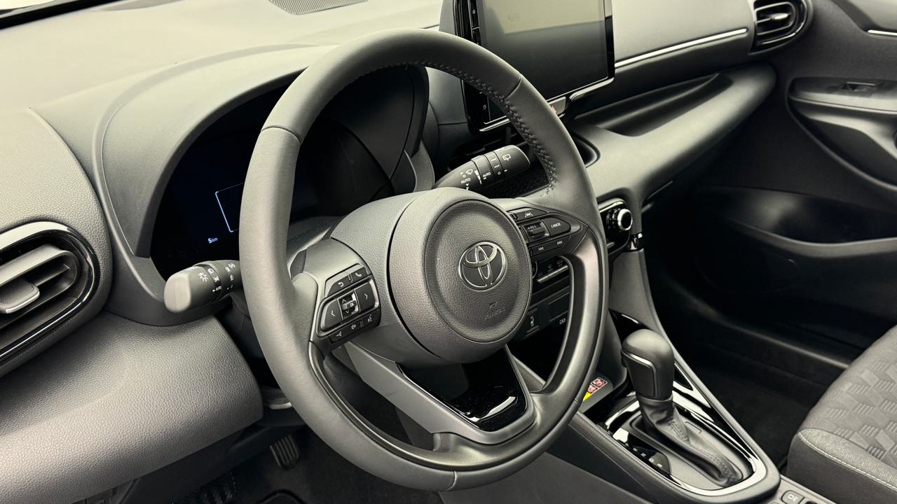 TOYOTA Yaris 1.5 Sport e-CVT-image-6