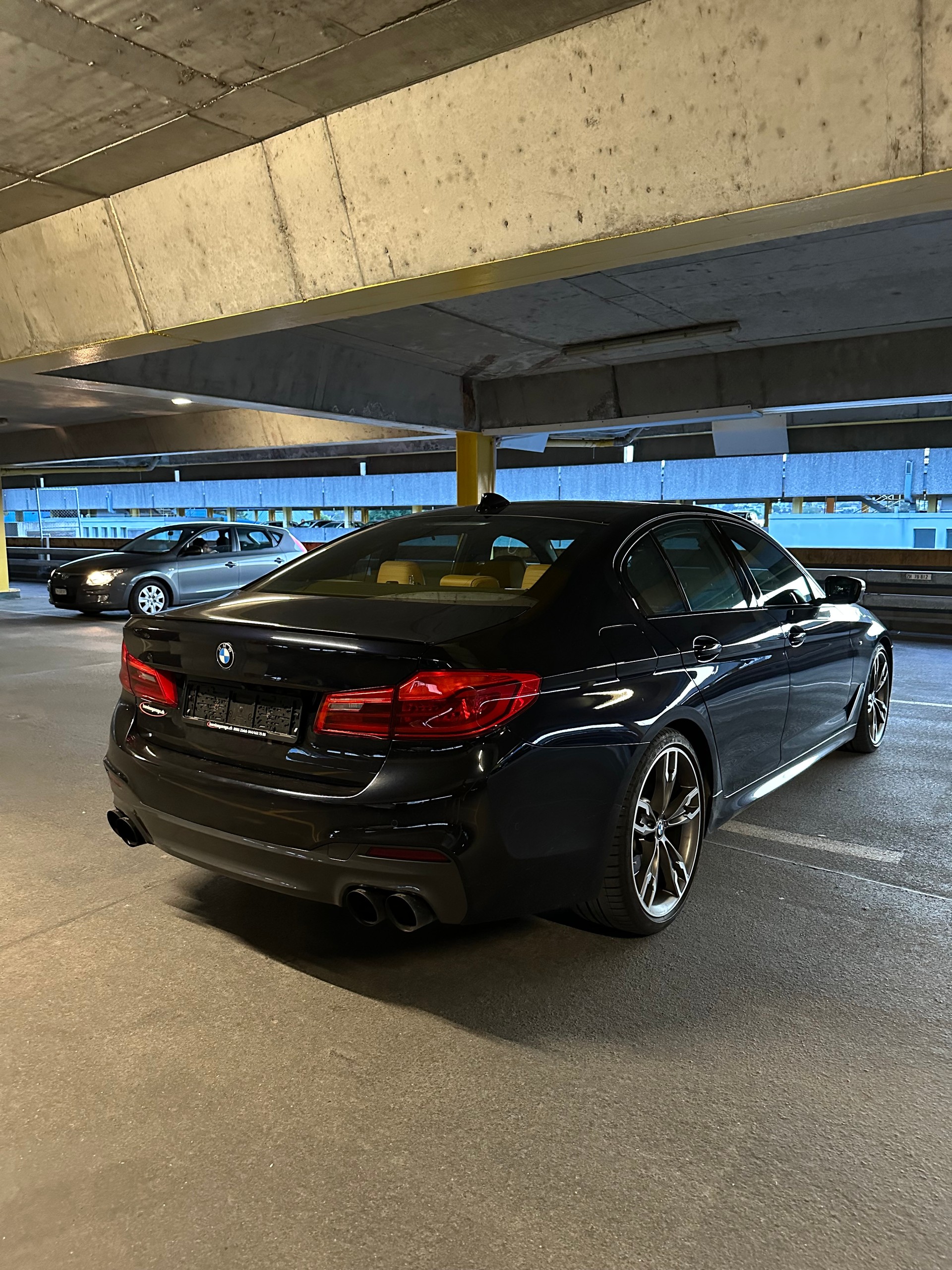 BMW M550i xDrive SAG-image-1