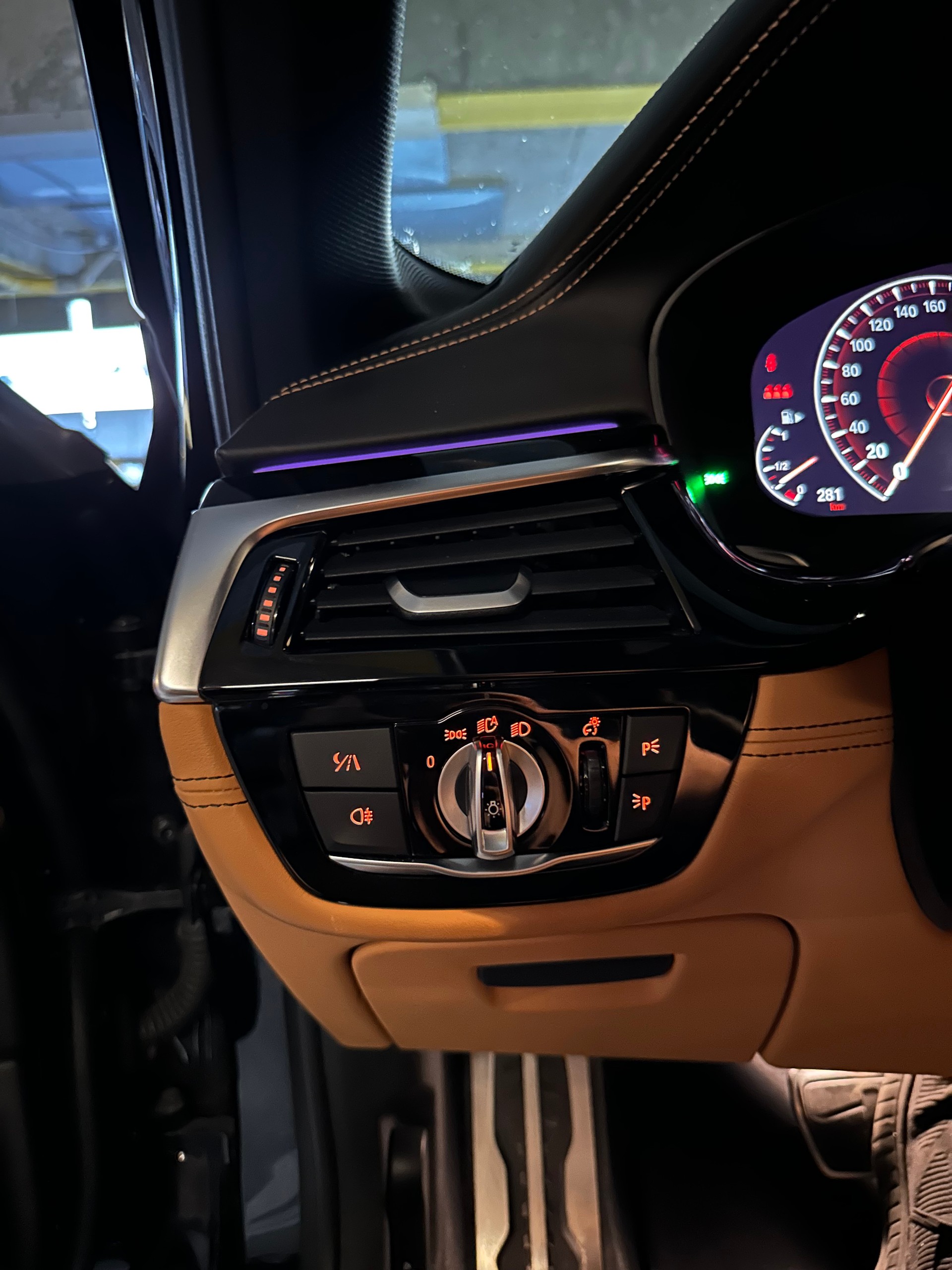 BMW M550i xDrive SAG-image-4