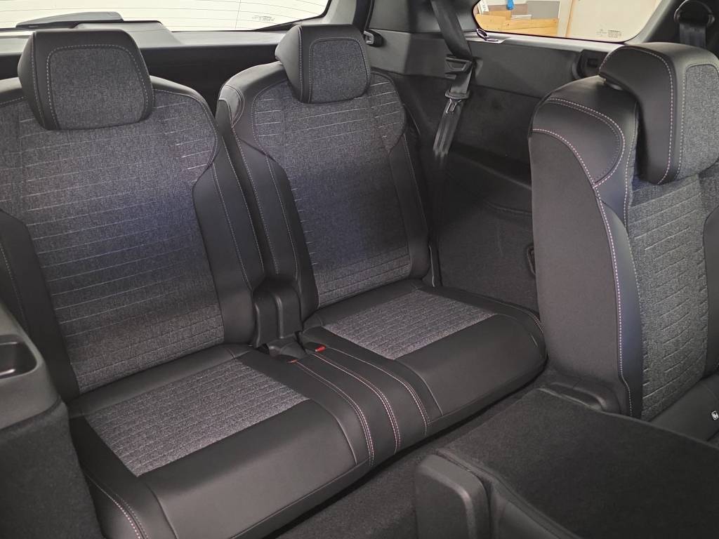 PEUGEOT 5008 195 Plug-in Hybrid e-DCS7 Allure-image-12