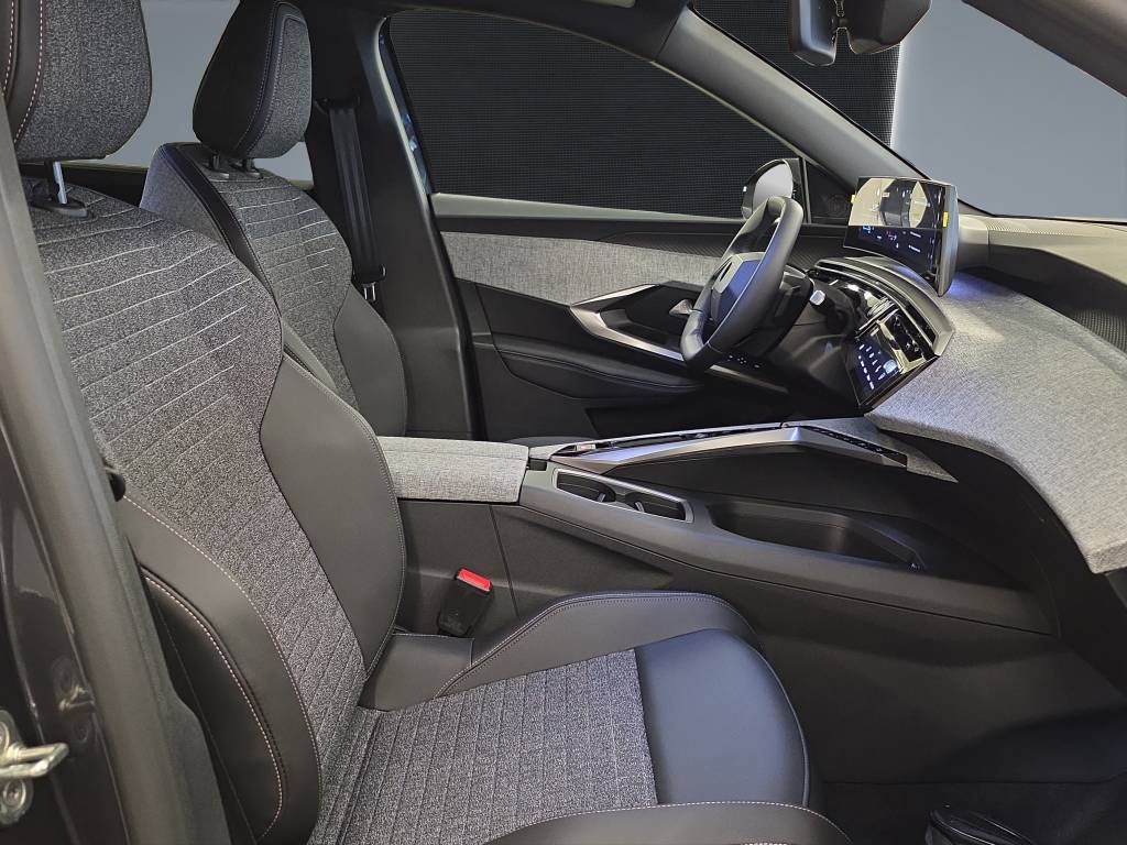 PEUGEOT 5008 195 Plug-in Hybrid e-DCS7 Allure-image-10