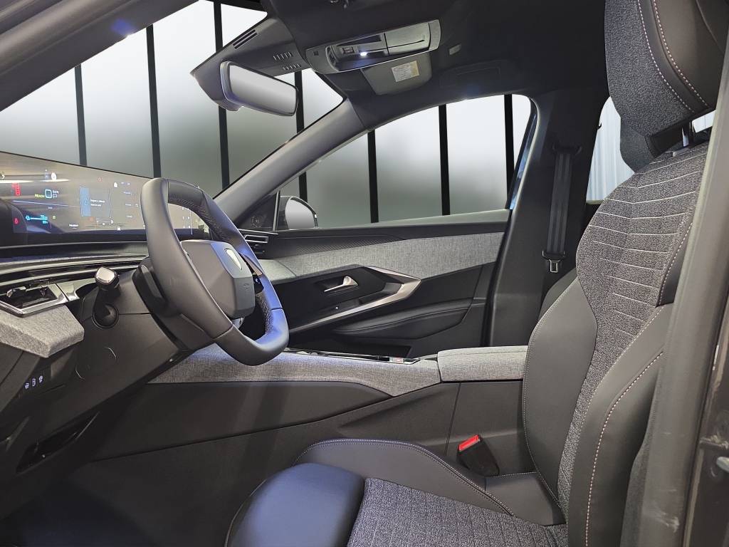 PEUGEOT 5008 195 Plug-in Hybrid e-DCS7 Allure-image-7