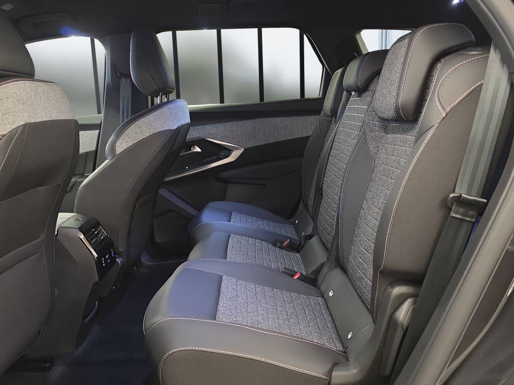 PEUGEOT 5008 195 Plug-in Hybrid e-DCS7 Allure-image-8