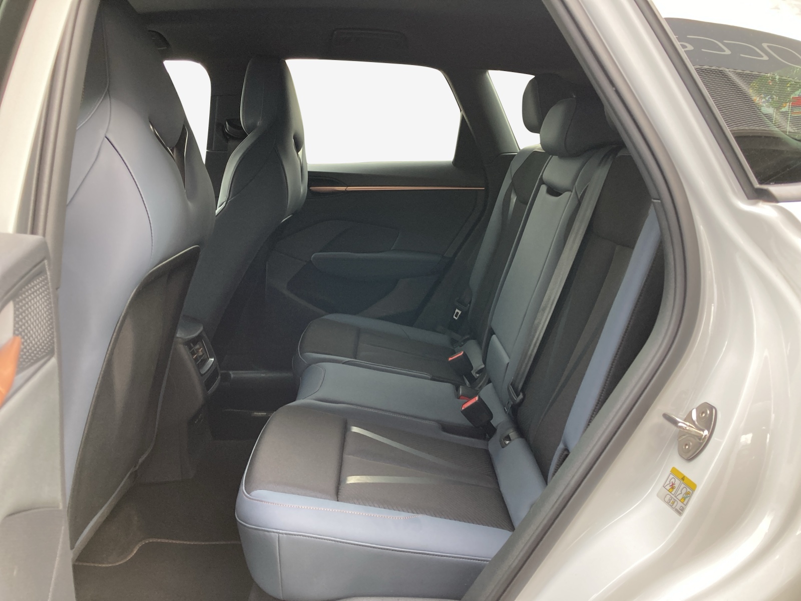 CUPRA Terramar 1.5 eHybrid DSG VZ-image-11