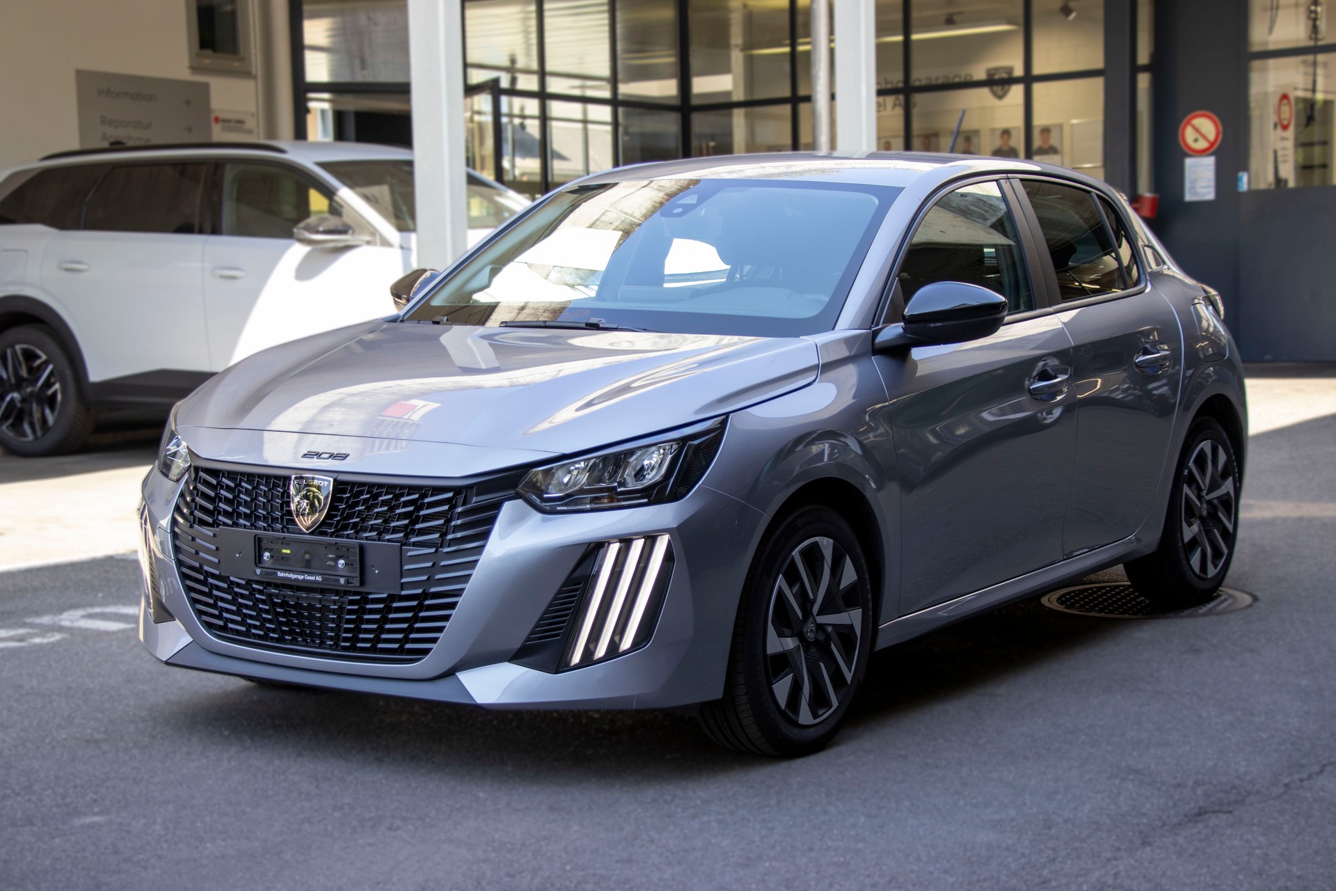 PEUGEOT 208 1.2 PureTech Active-image-0