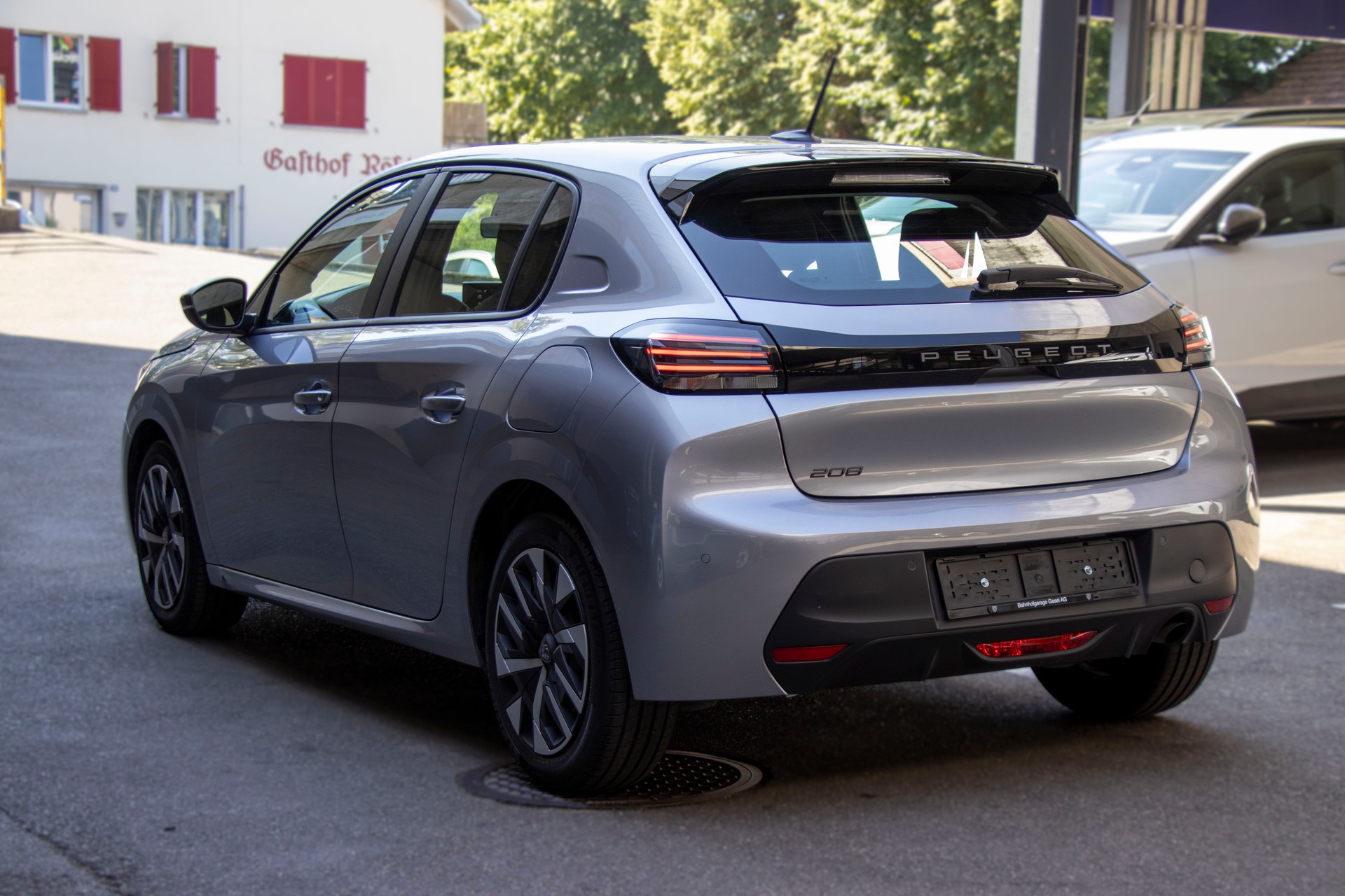 PEUGEOT 208 1.2 PureTech Active-image-1