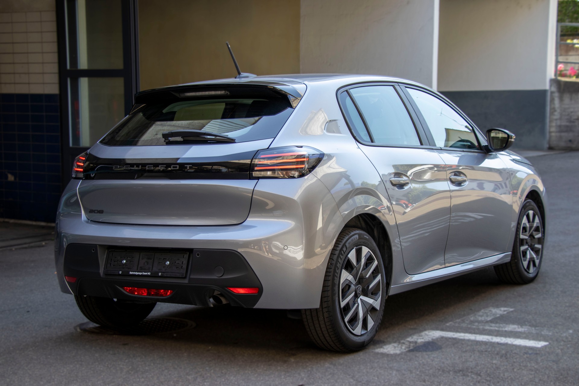 PEUGEOT 208 1.2 PureTech Active-image-2