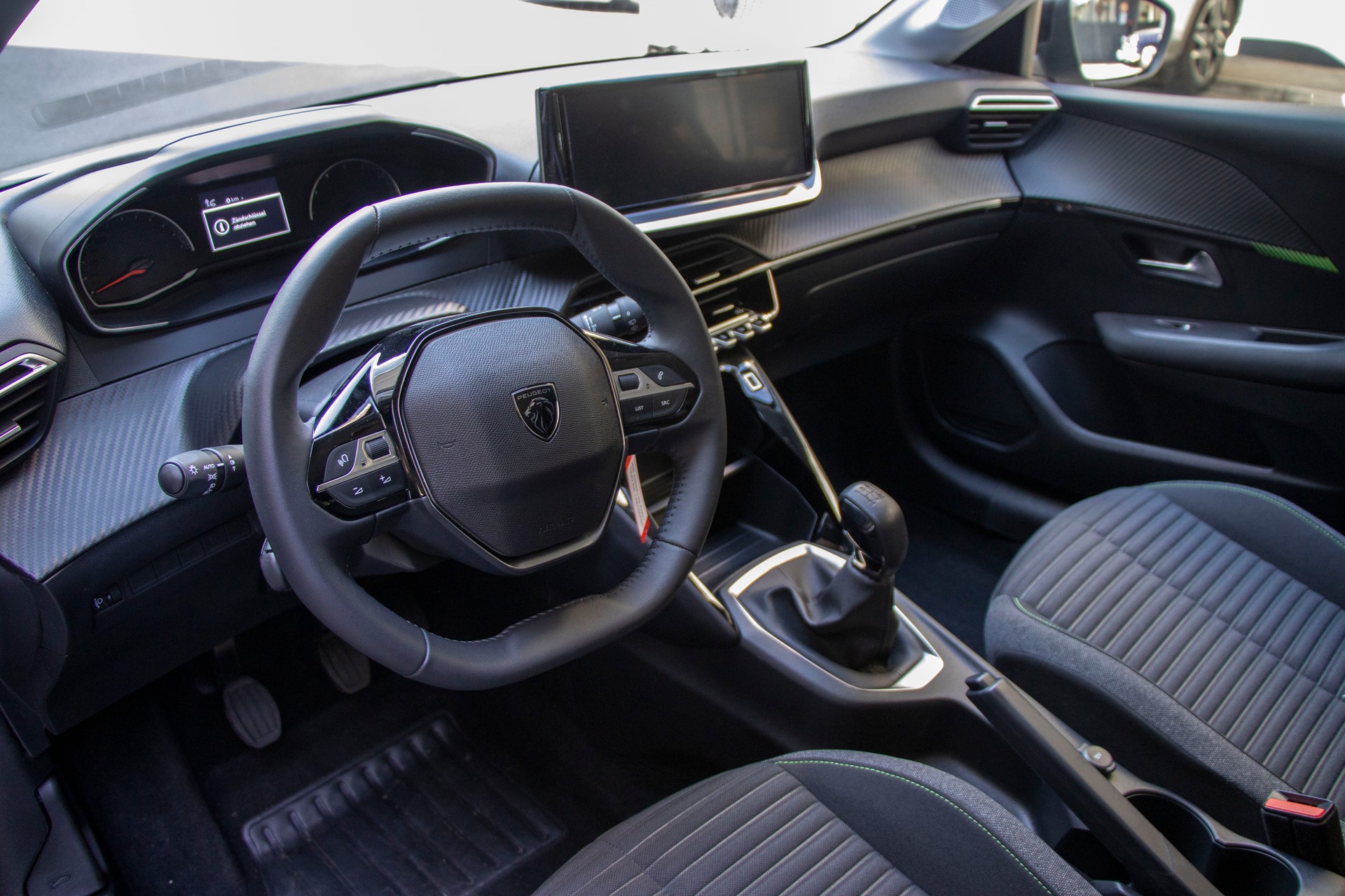 PEUGEOT 208 1.2 PureTech Active-image-4