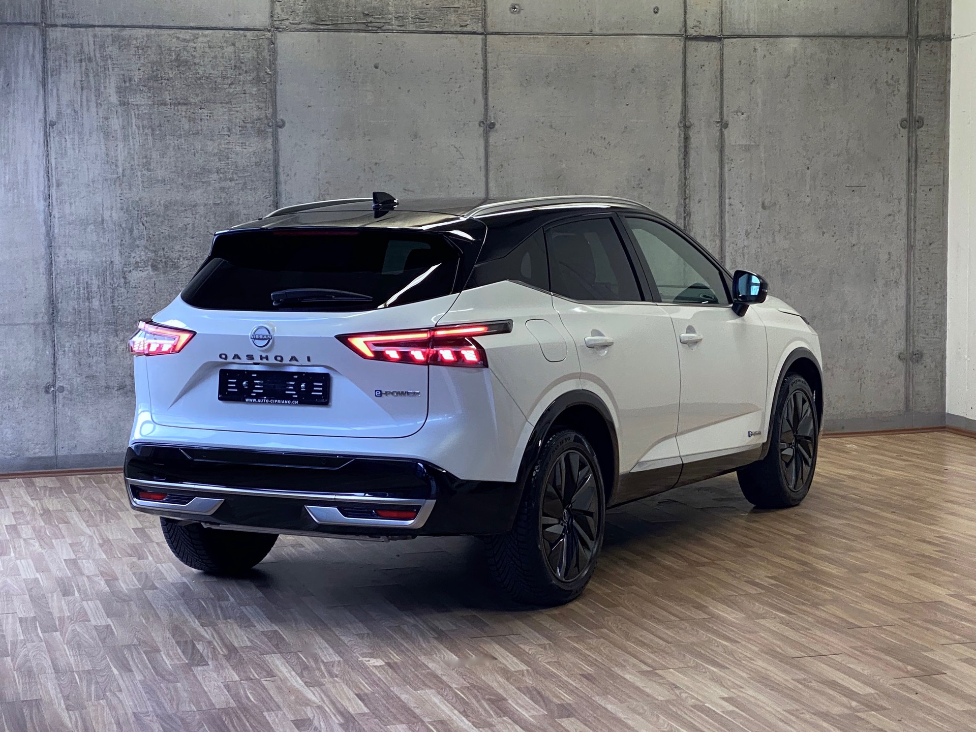 NISSAN Qashqai 1.5 *VC-T*e-Power*Swiss*Tekna*-image-2