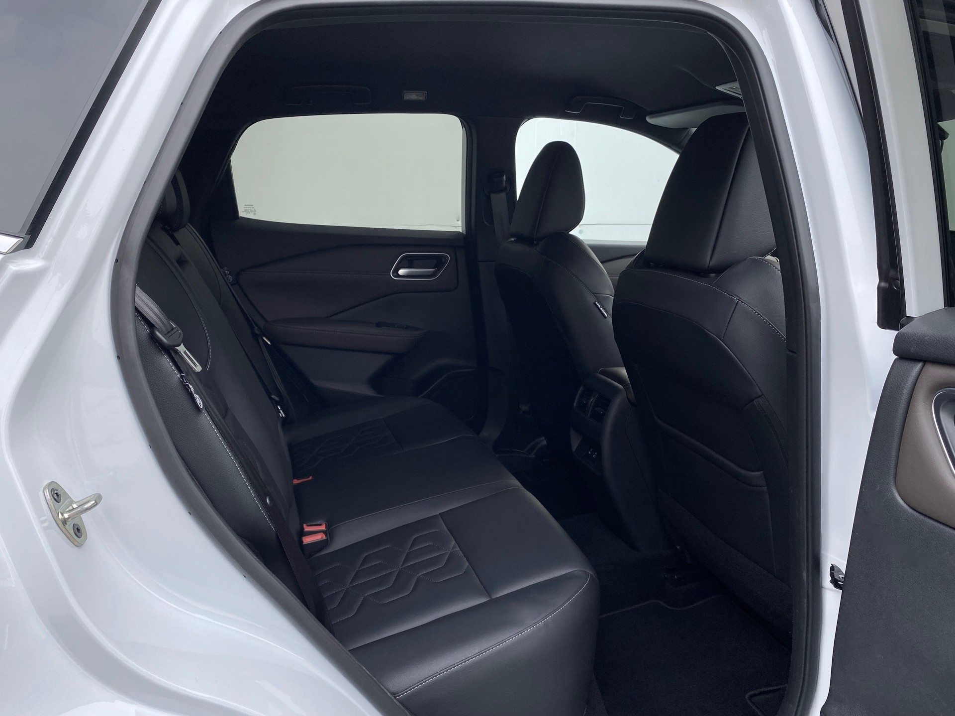 NISSAN Qashqai 1.5 *VC-T*e-Power*Swiss*Tekna*-image-4