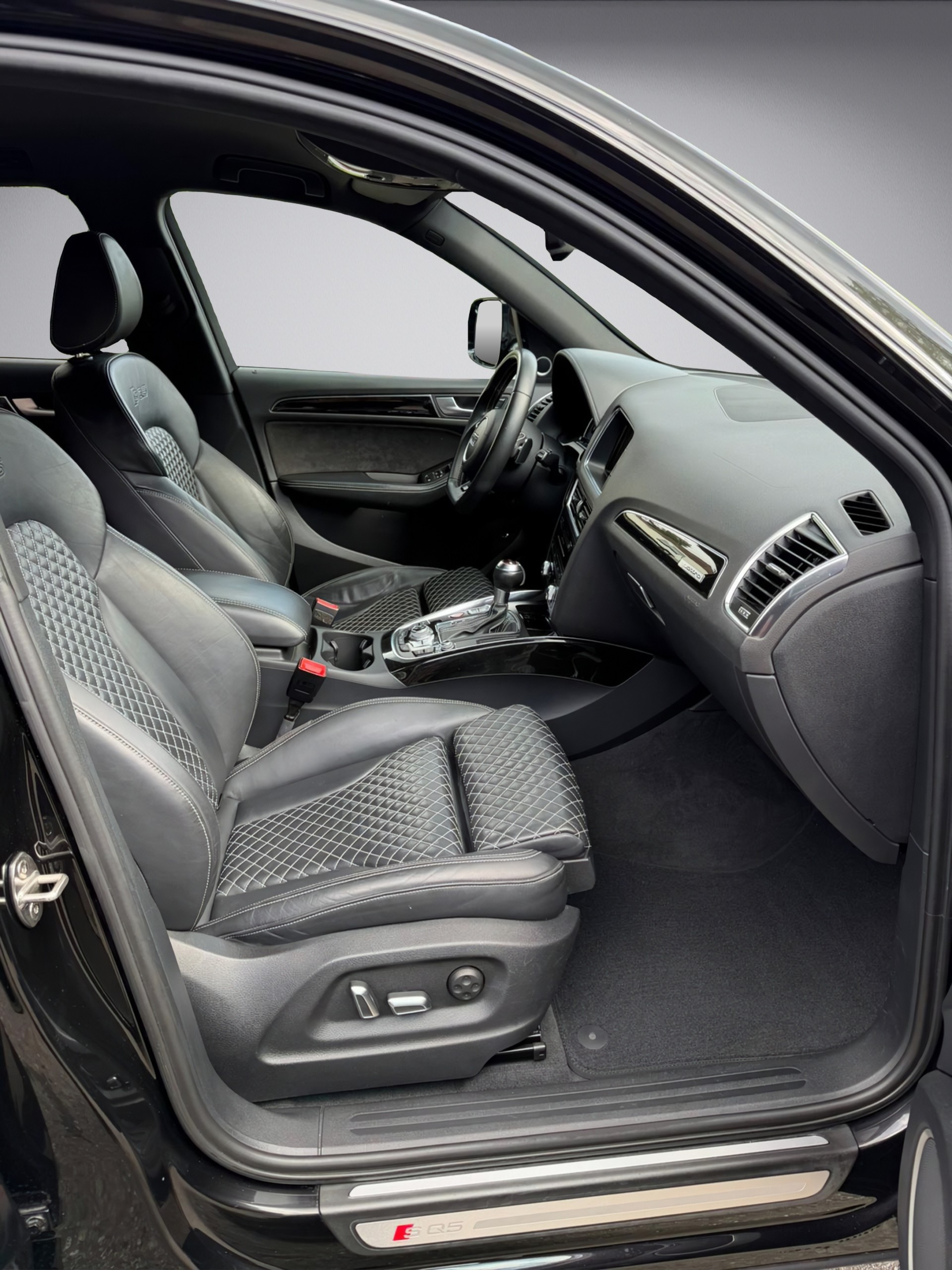 AUDI SQ5 3.0 TDI plus quattro tiptronic * 340 PS *-image-19