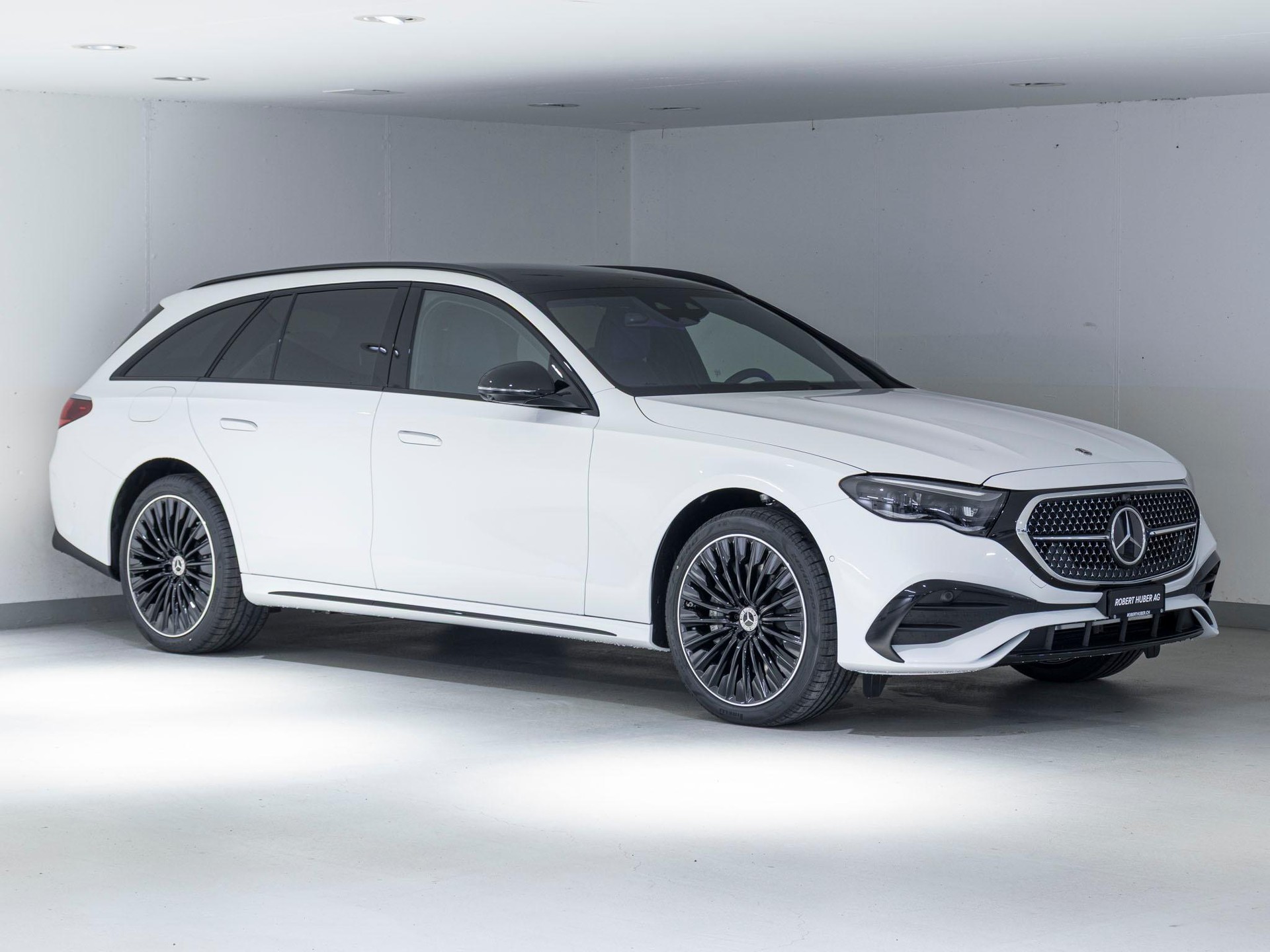 MERCEDES-BENZ E 220 d 4MATIC T-Modell-image-1