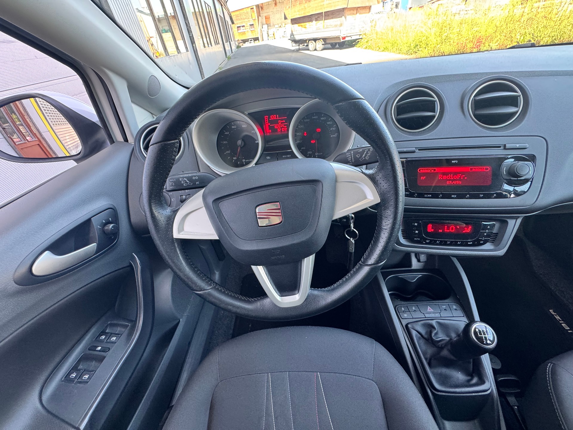 SEAT Ibiza 1.2 TSI Sport-image-8