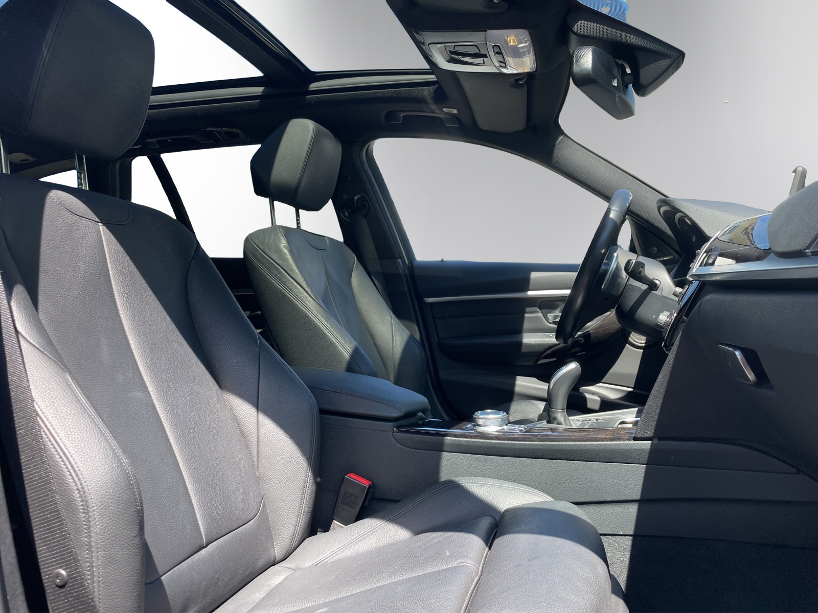 BMW 340i xDrive Touring M Sport Steptronic-image-8