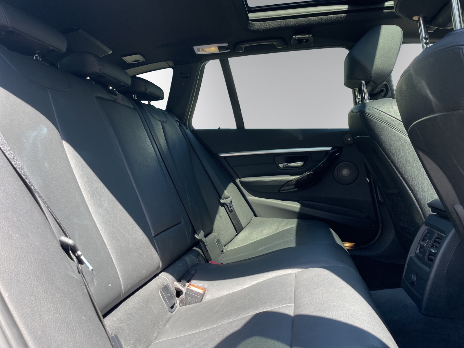 BMW 340i xDrive Touring M Sport Steptronic-image-10