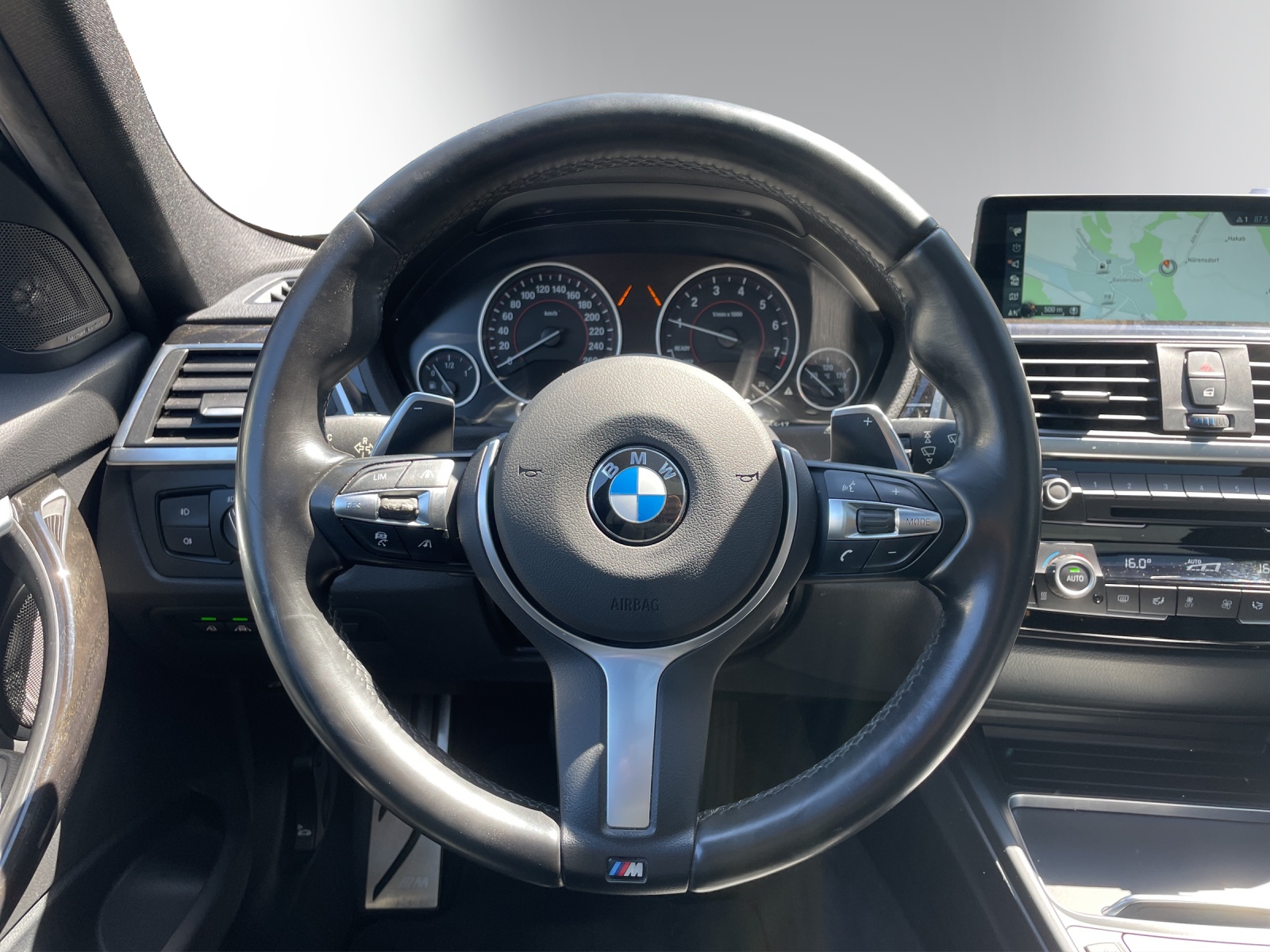 BMW 340i xDrive Touring M Sport Steptronic-image-12