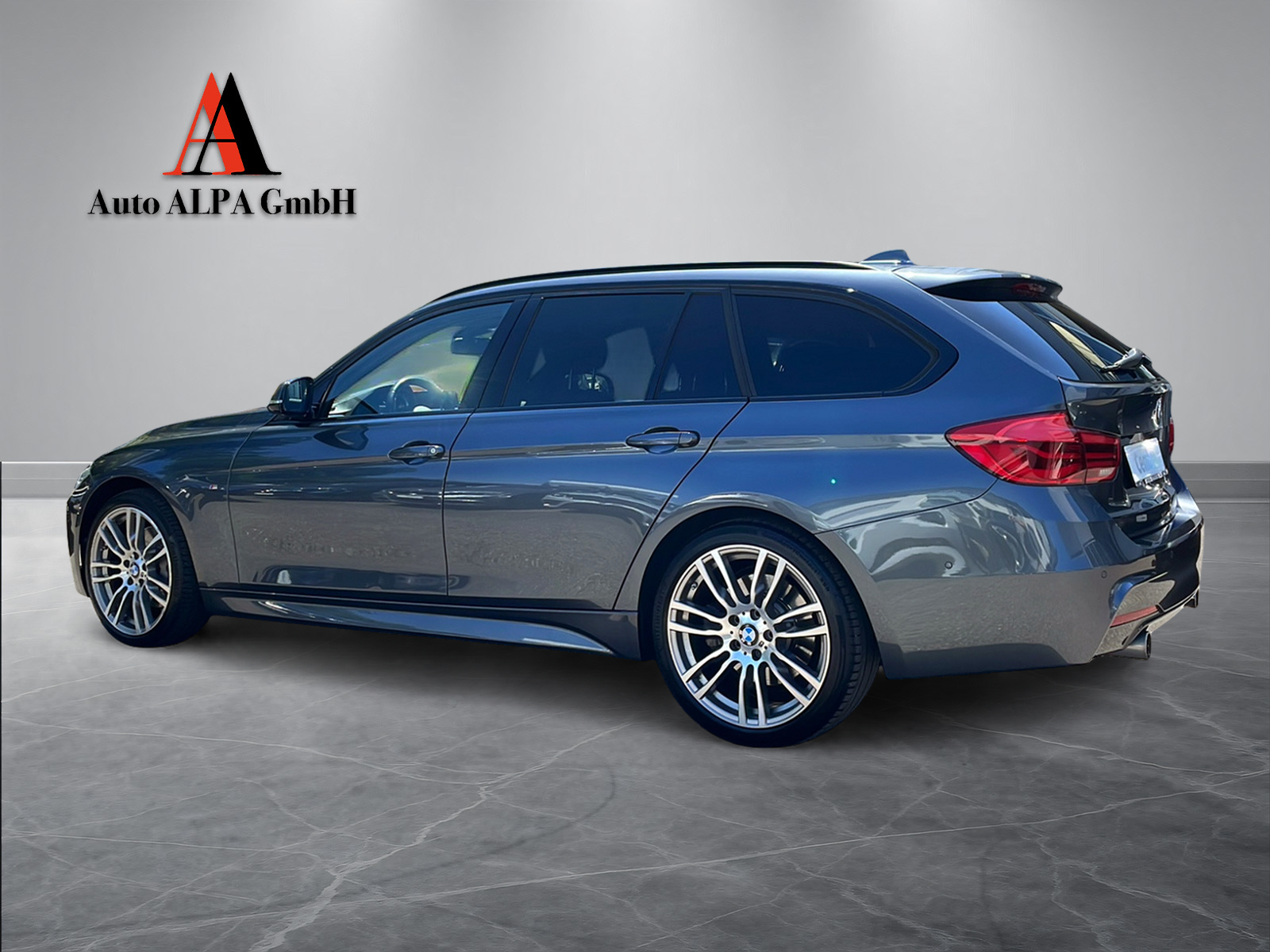 BMW 340i xDrive Touring M Sport Steptronic-image-2