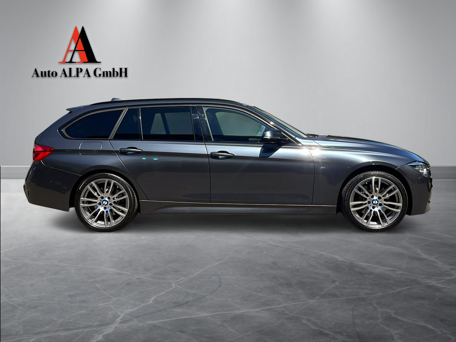 BMW 340i xDrive Touring M Sport Steptronic-image-4