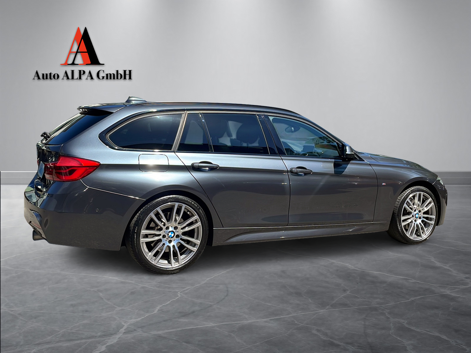 BMW 340i xDrive Touring M Sport Steptronic-image-3