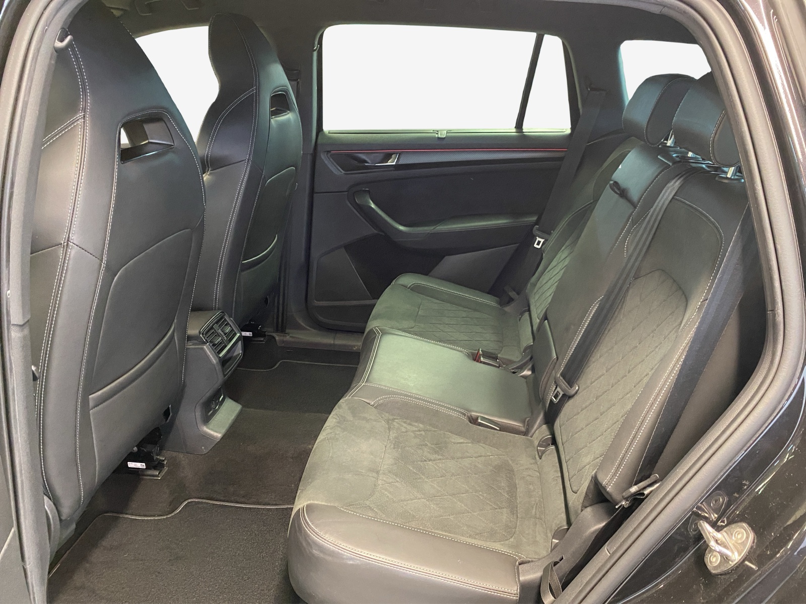 SKODA Kodiaq 2.0 TSI 4x4 SportLine-image-11