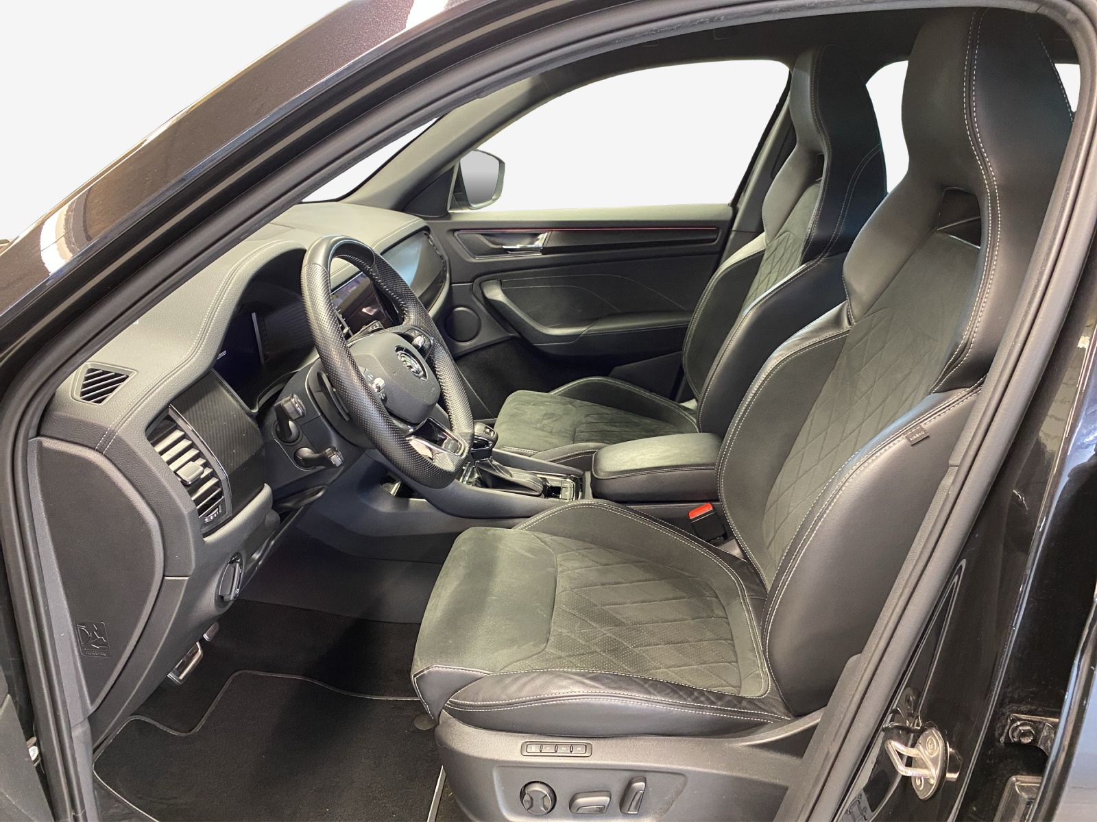 SKODA Kodiaq 2.0 TSI 4x4 SportLine-image-7