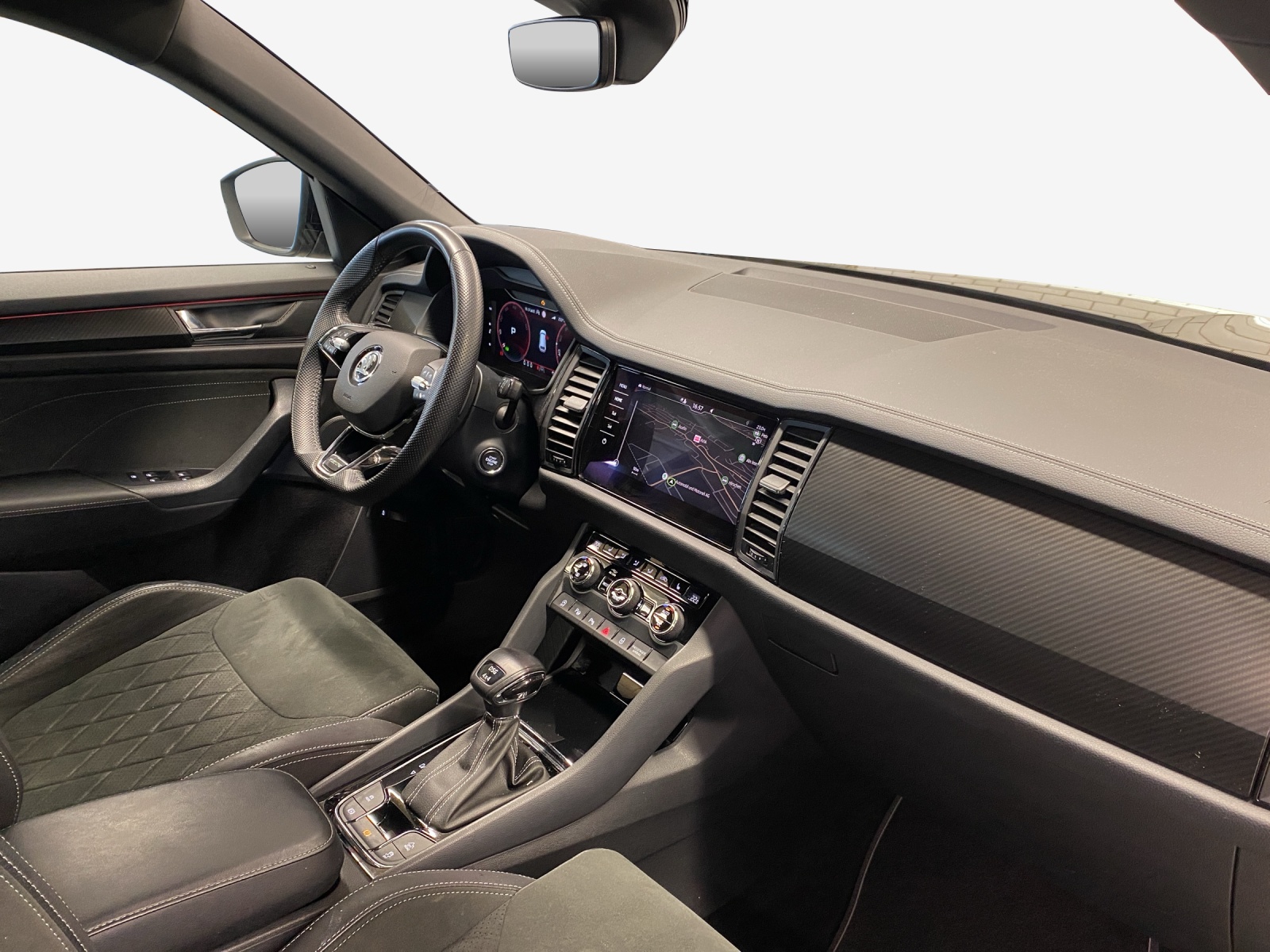 SKODA Kodiaq 2.0 TSI 4x4 SportLine-image-13