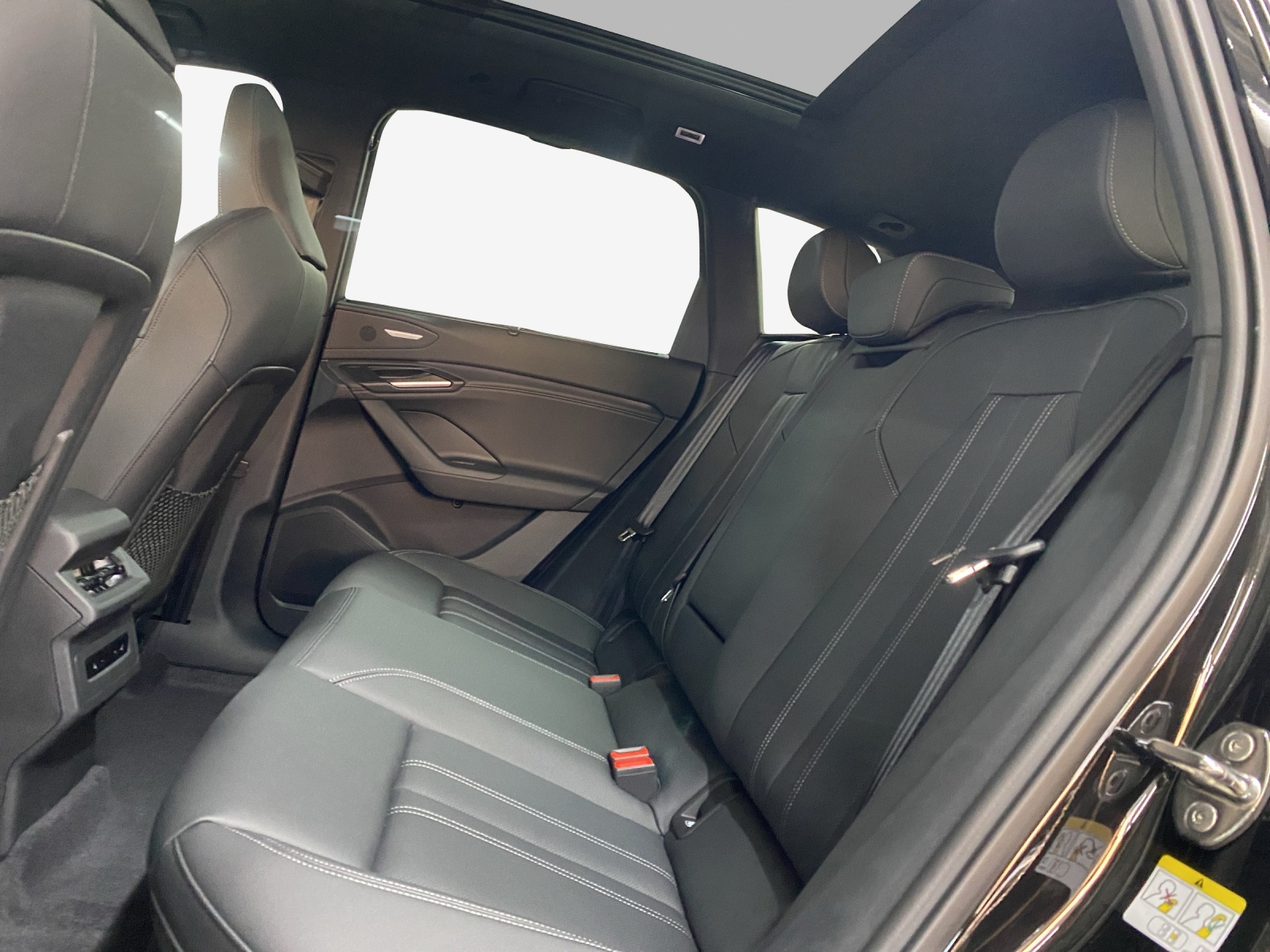 AUDI Q6 e-tron quattro-image-11