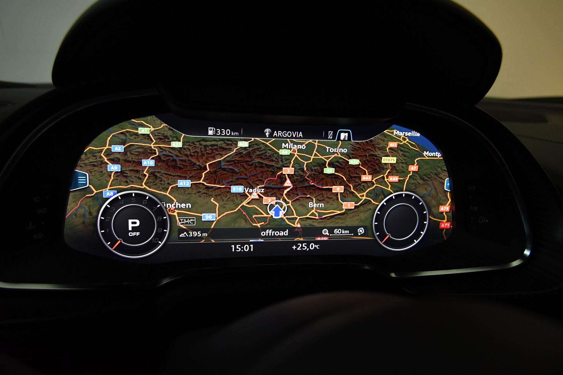 AUDI R8 Coupé 5.2 plus S-Tronic-image-21