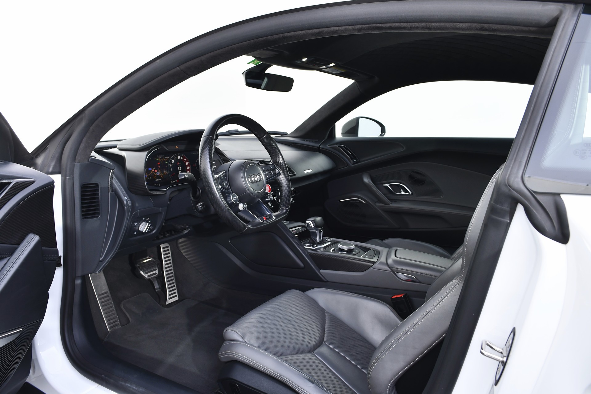 AUDI R8 Coupé 5.2 plus S-Tronic-image-10
