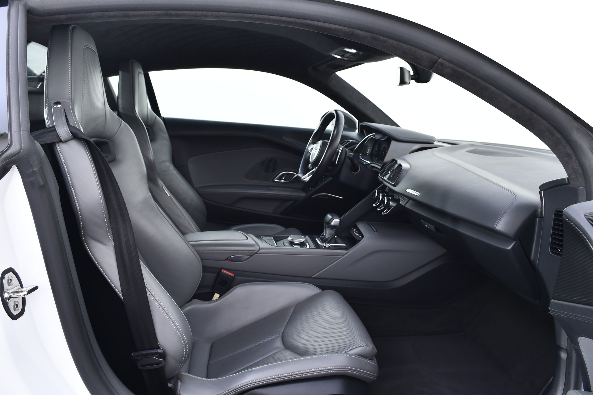 AUDI R8 Coupé 5.2 plus S-Tronic-image-18