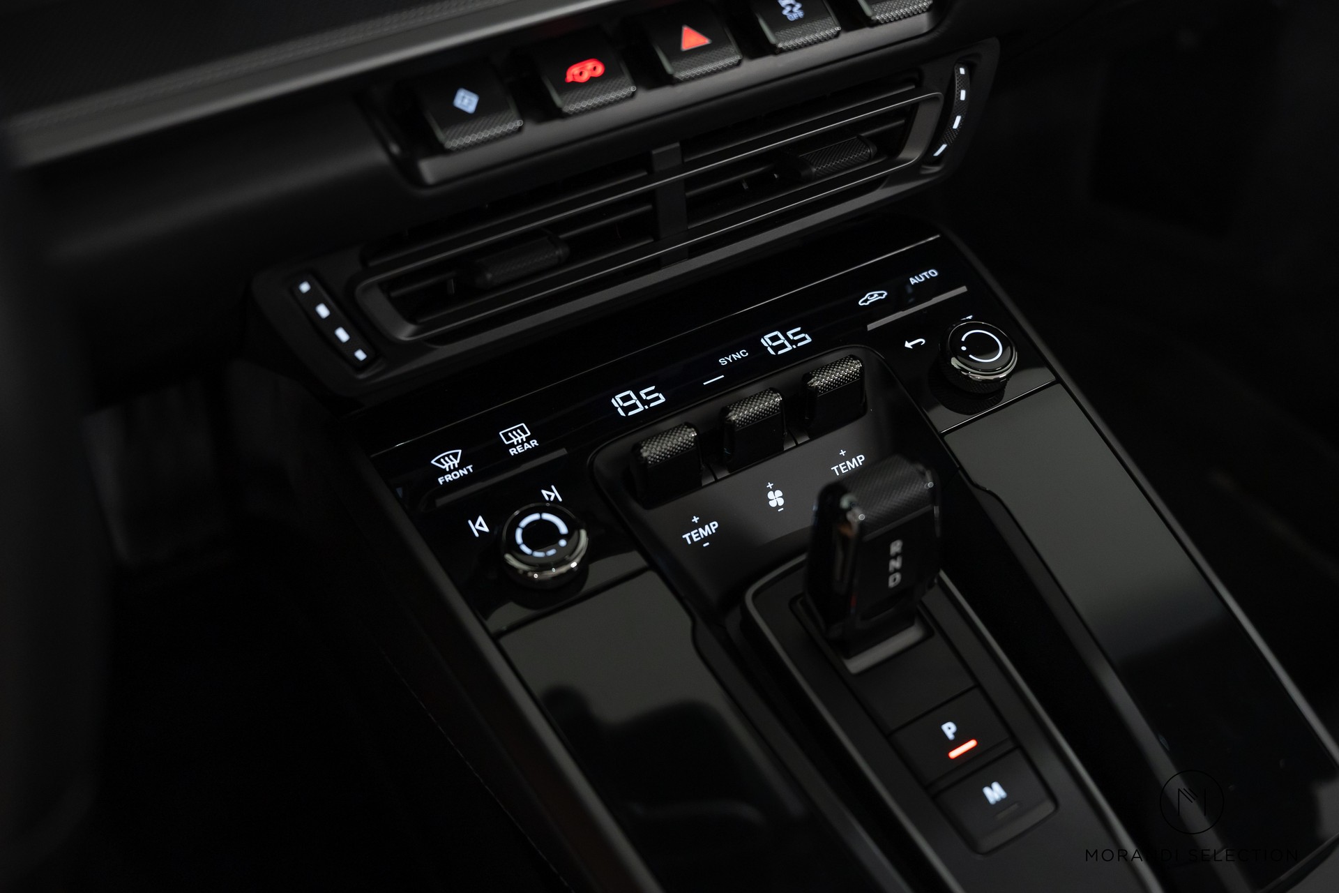 PORSCHE 911 Cabriolet 3.0 Carrera 4 PDK-image-29