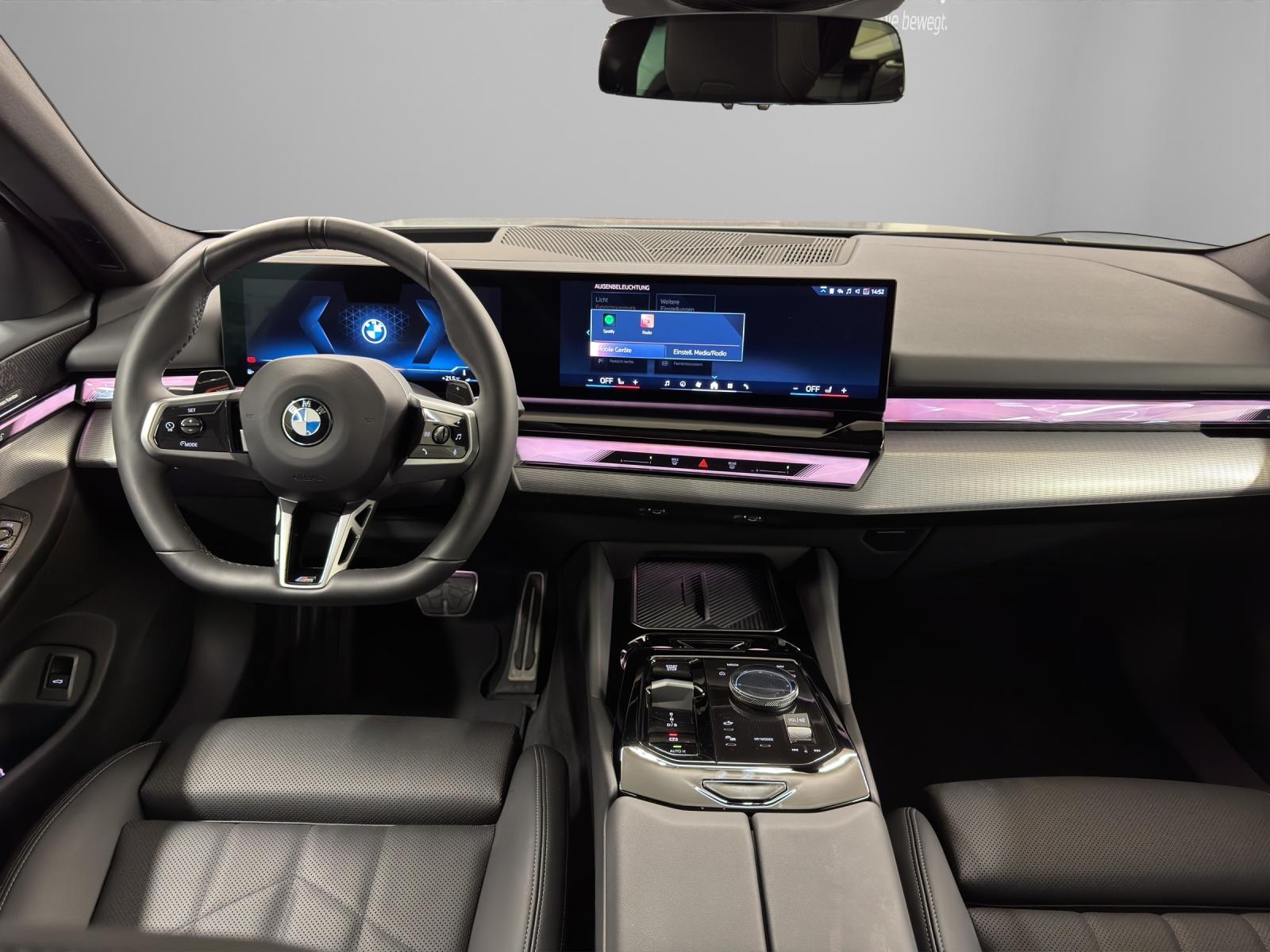 BMW 520d xDrive Touring-image-19