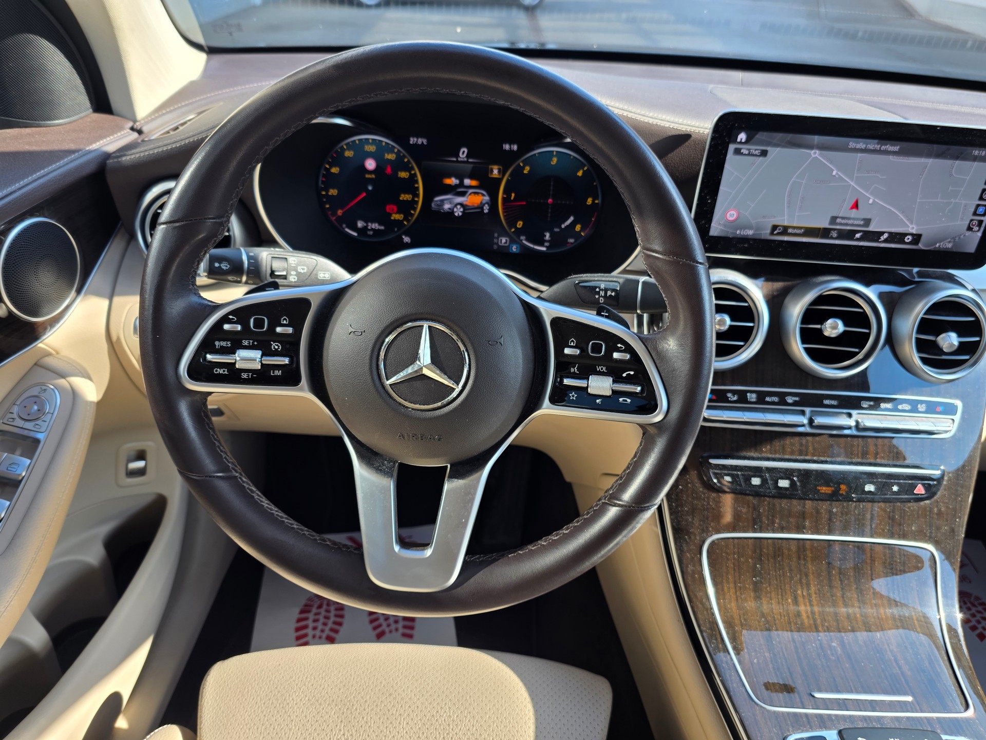 MERCEDES-BENZ GLC 220 d 4Matic 9G-Tronic-image-9