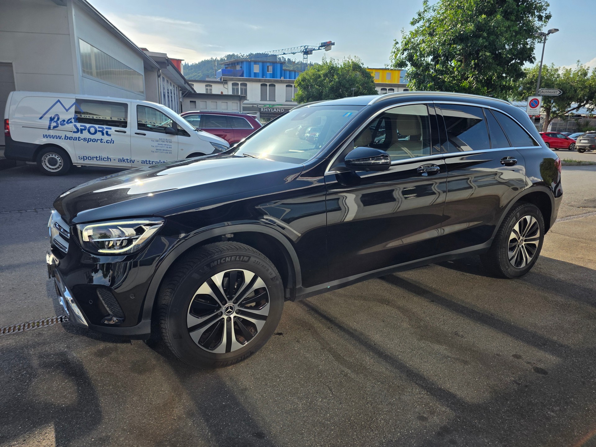 MERCEDES-BENZ GLC 220 d 4Matic 9G-Tronic-image-2