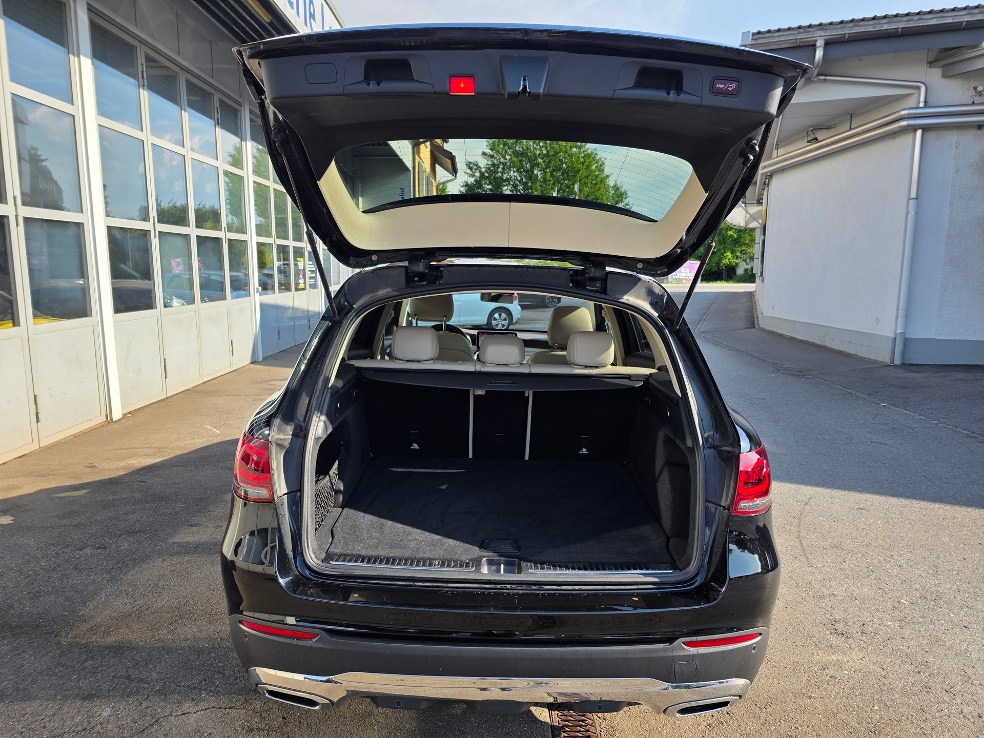 MERCEDES-BENZ GLC 220 d 4Matic 9G-Tronic-image-14
