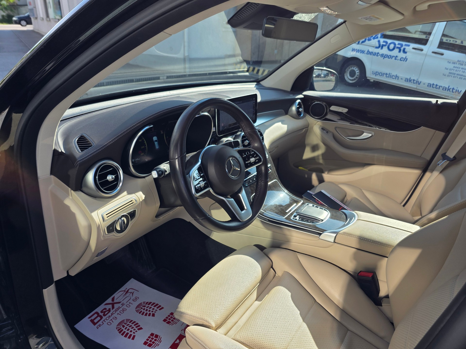 MERCEDES-BENZ GLC 220 d 4Matic 9G-Tronic-image-13