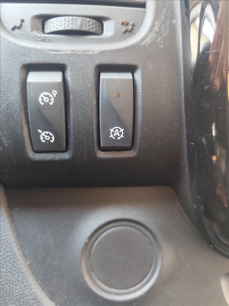 OPEL VIVARO-image-12