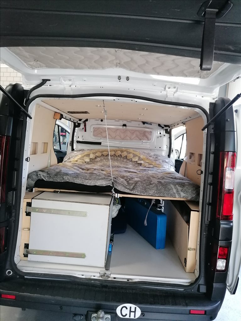 OPEL VIVARO-image-14