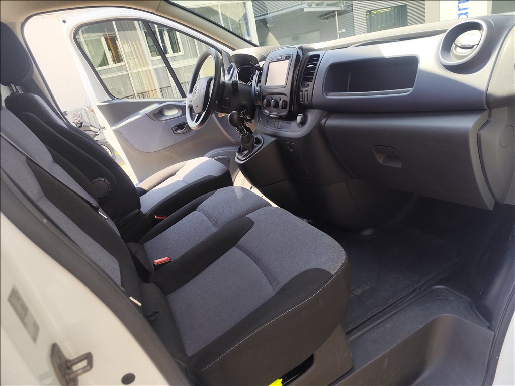 OPEL VIVARO-image-10