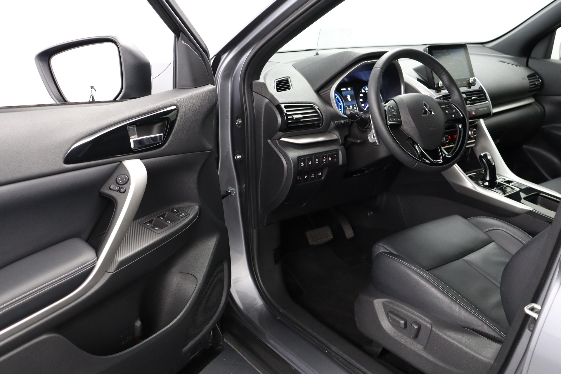 MITSUBISHI Eclipse Cross 2.4 PHEV Instyle 4x4-image-14